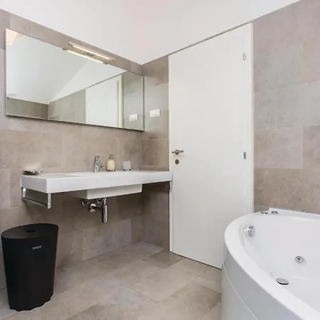 דירה Amazing In With House Sea View