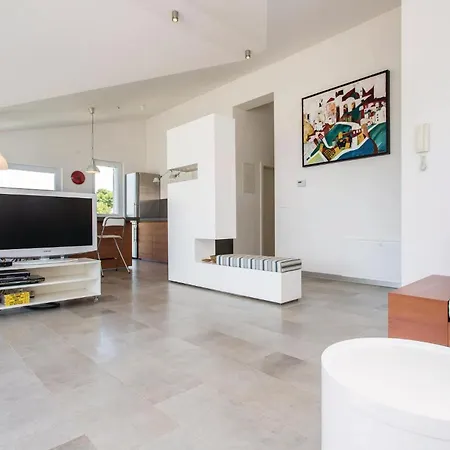 Amazing In With House Sea View מאלינסקה