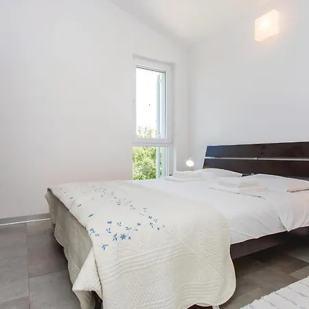 Amazing In With House Sea View *